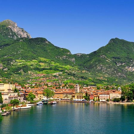 Residenza Il Cavaliere Del Lago - Happy Rentals Riva del Garda Ngoại thất bức ảnh