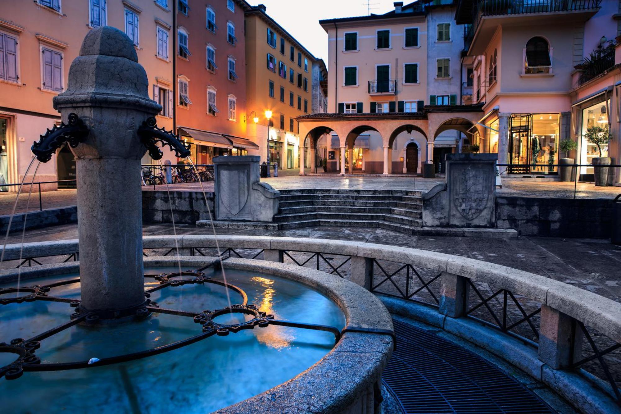 Residenza Il Cavaliere Del Lago - Happy Rentals Riva del Garda Ngoại thất bức ảnh